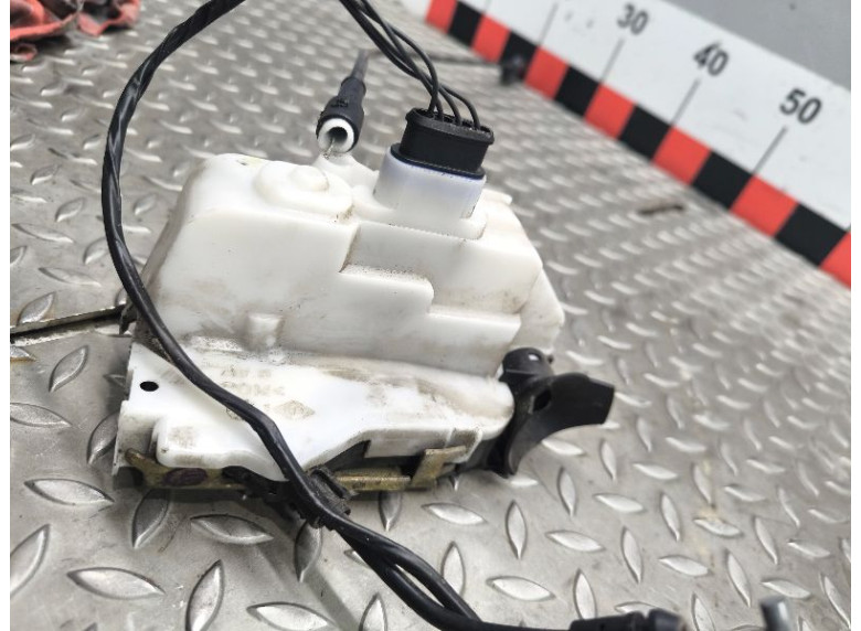 Замок двери передней левой к Renault Scenic, 2005г.