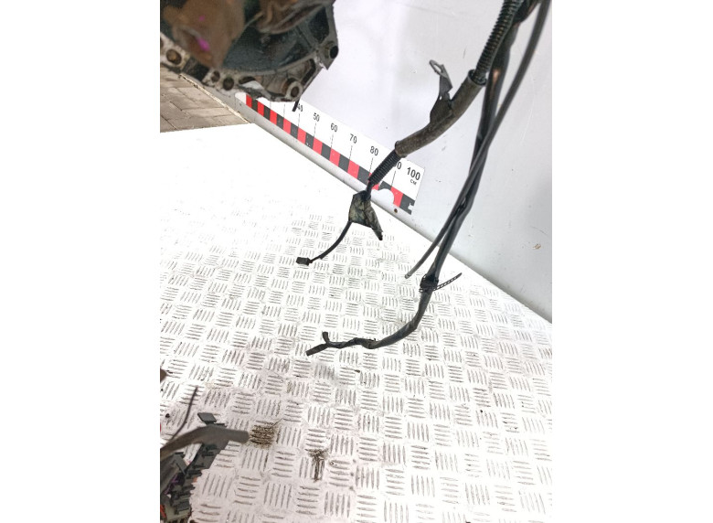 Проводка двигателя к Volkswagen Passat, 2002г.