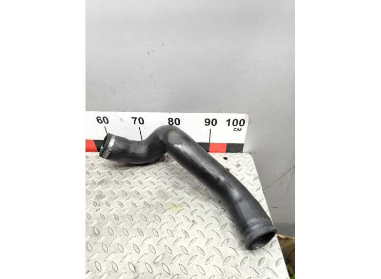 Патрубок интеркулера к Volkswagen Passat, 2001г.