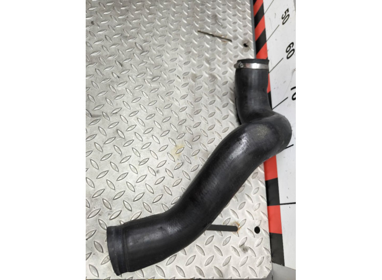 Патрубок интеркулера к Volkswagen Passat, 2001г.