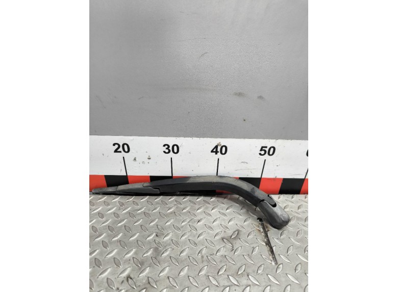 Щеткодержатель задний к Suzuki Alto