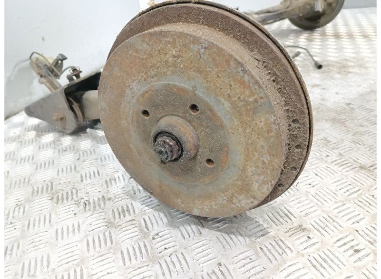 Ступица задняя левая к Volkswagen Passat, 1995г.