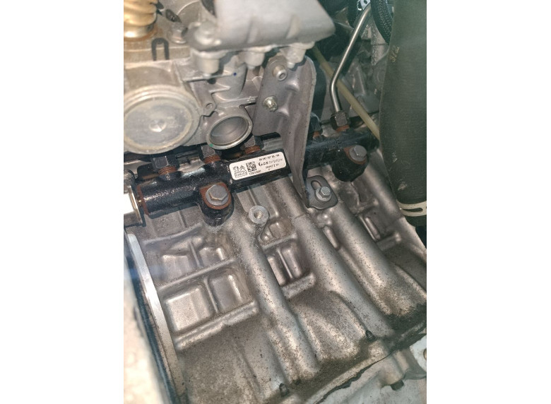 Топливная рампа к Citroen C4, 2017г.