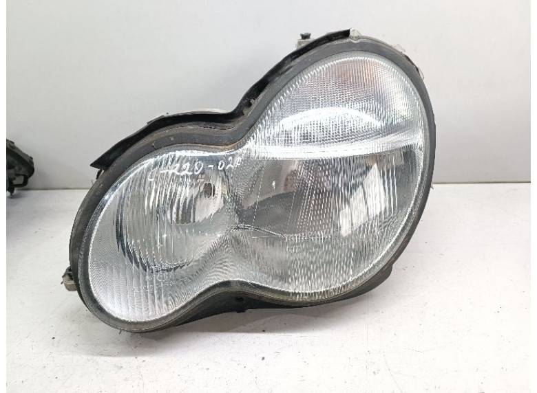 Фара левая к Mercedes C W203, 2003г.