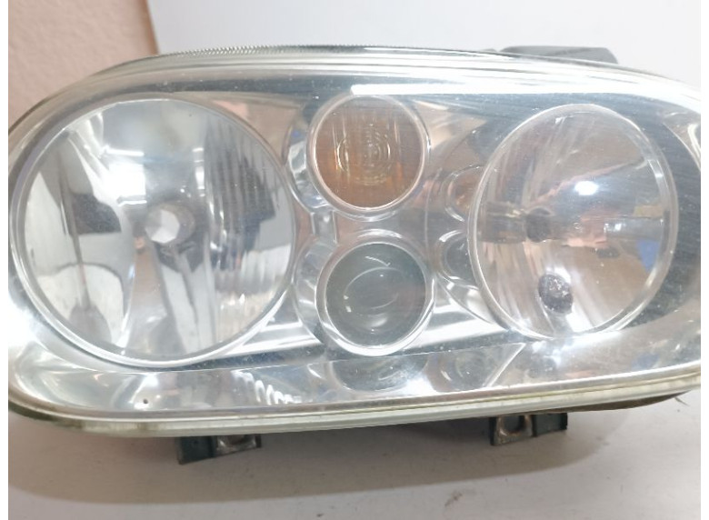 Фара правая к Volkswagen Golf, 2000г.