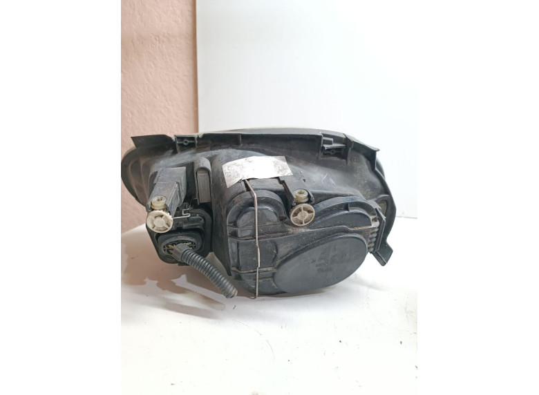 Фара правая к Volkswagen Golf, 2000г.