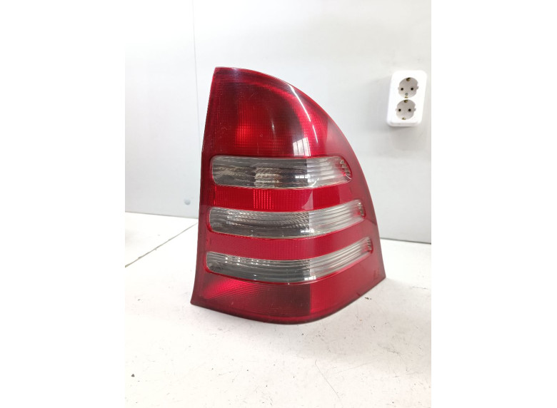 Фонарь задний правый к Mercedes C W203, 2002г.