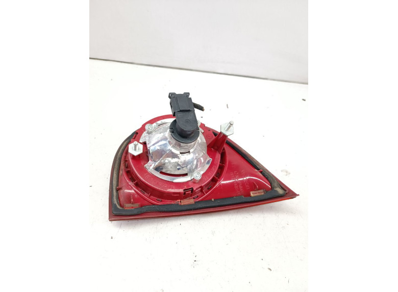 Фонарь крышки багажника левый к Volkswagen Golf, 2006г.