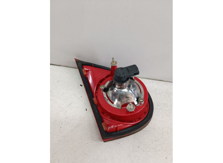 Фонарь крышки багажника правый к Volkswagen Golf, 2006г.