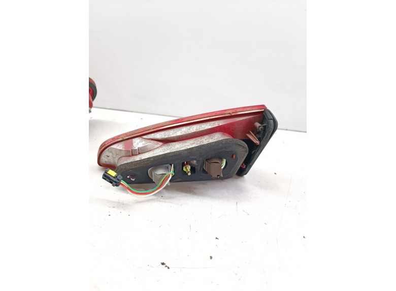 Фонарь крышки багажника левый к Фонарь крышки багажника левый к Peugeot 607 undefined г. 607