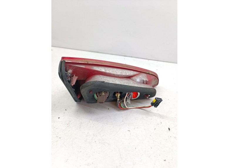 Фонарь крышки багажника правый к Фонарь крышки багажника правый к Peugeot 607 undefined г. 607