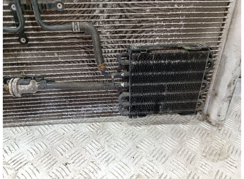 Радиатор топлива к Mercedes C W203, 2004г.