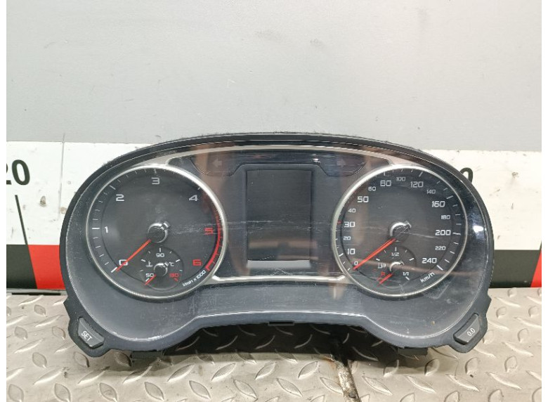 Щиток приборов (приборная панель) к Audi A1, 2012г.