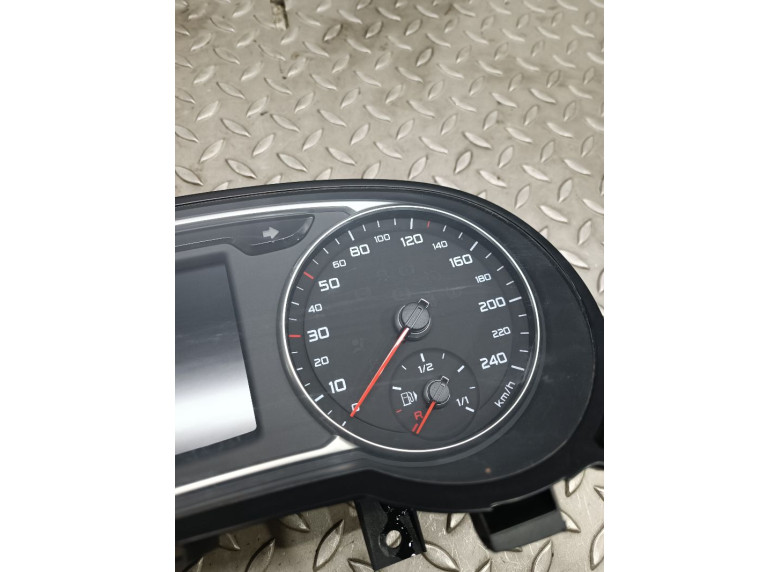 Щиток приборов (приборная панель) к Audi A1, 2012г.