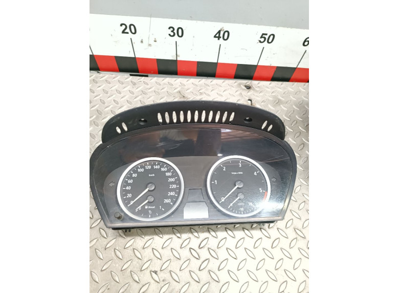 Щиток приборов (приборная панель) к BMW 5 E60/E61, 2004г.