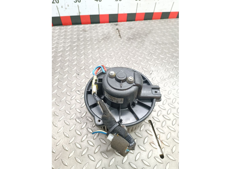 Моторчик печки к Volvo V40