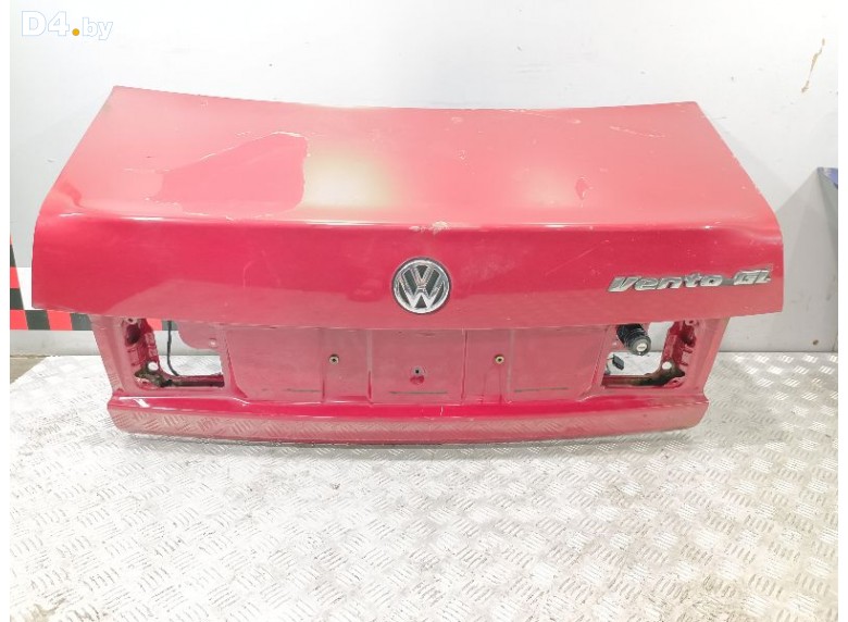 Крышка багажника (дверь 3-5) к Volkswagen Vento undefined г.