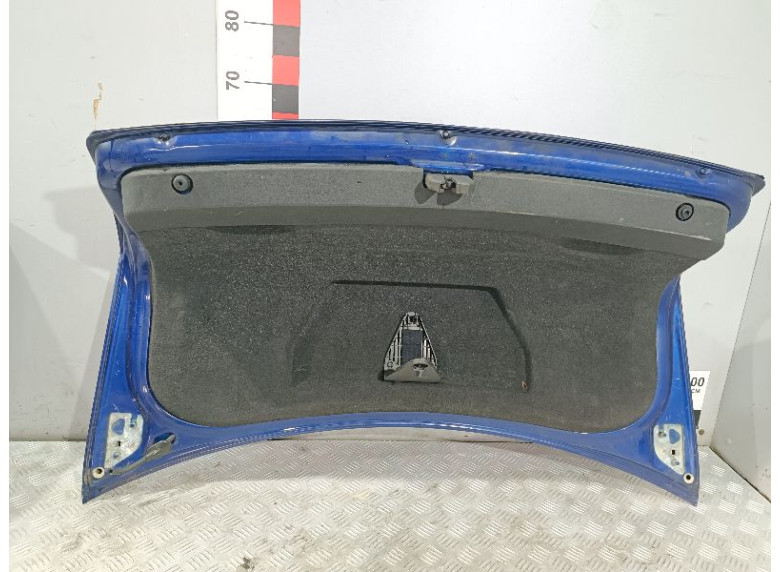 Обшивка багажника к Volkswagen Passat, 2002г.