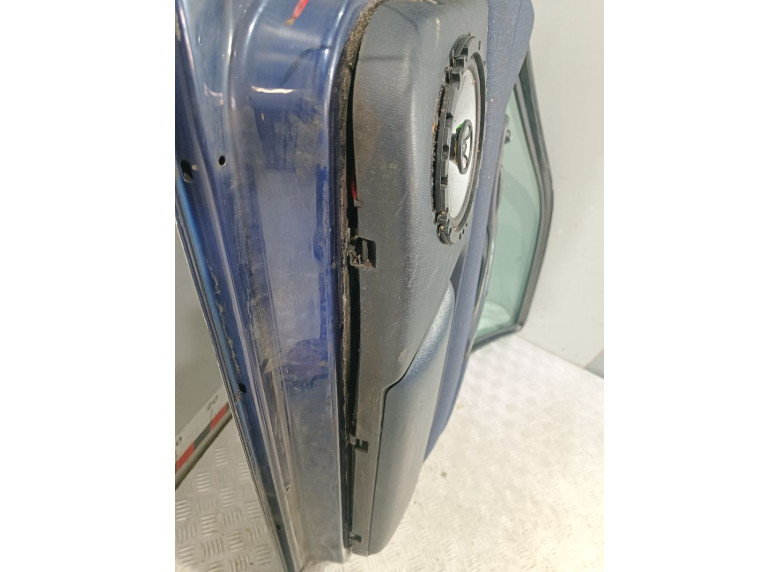 Обшивка двери передней правой (дверная карта) к Volkswagen Passat, 1994г.