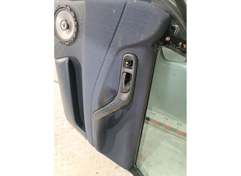 Обшивка двери передней правой (дверная карта) к Volkswagen Passat, 1994г.