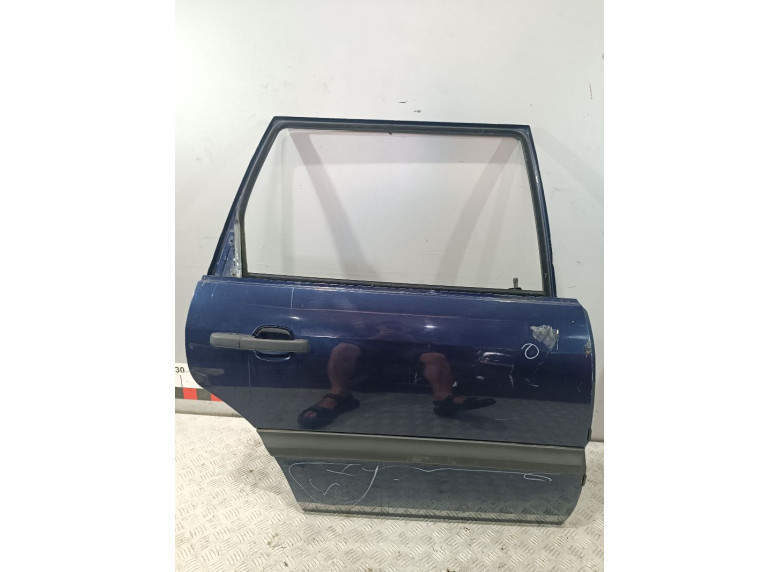 Дверь задняя правая к Volkswagen Passat, 1994г.