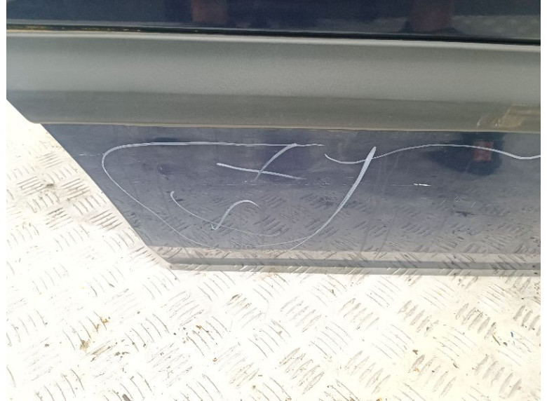 Дверь задняя правая к Volkswagen Passat, 1994г.