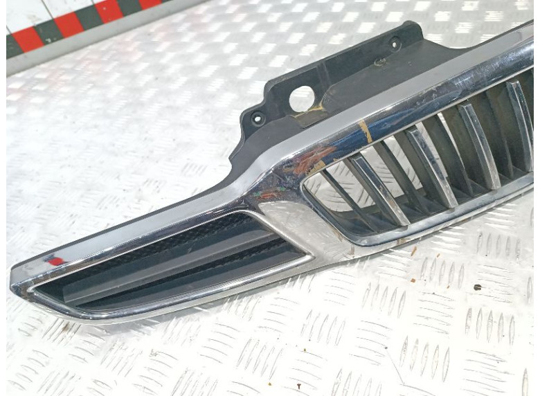 Решетка радиатора к Daewoo Tacuma, 2002г.