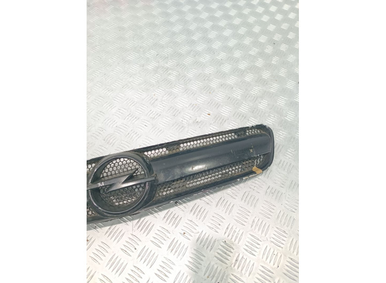 Решетка радиатора к Opel Signum, 2005г.