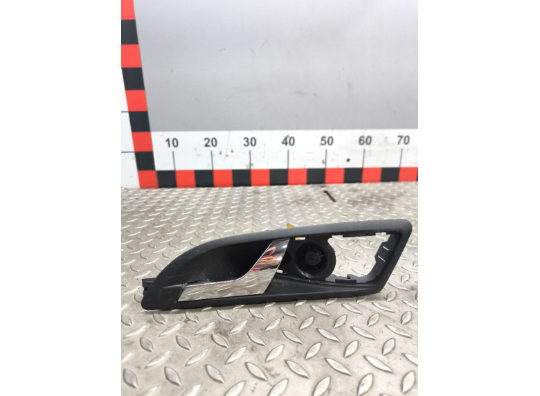 Ручка внутренняя передняя левая к Skoda Octavia