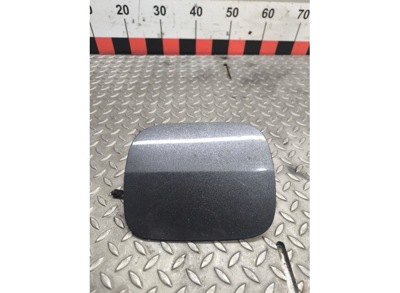 Лючок топливного бака к Toyota Avensis