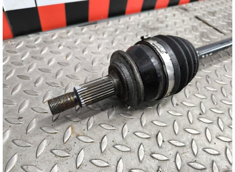 Полуось передняя левая (приводной вал, ШРУС) к Полуось передняя левая (приводной вал, ШРУС) к Suzuki Swift undefined г. Swift