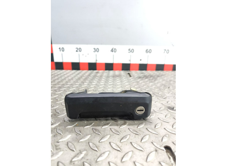 Ручка наружная сдвижной двери правой к Volkswagen Transporter, 2002г.