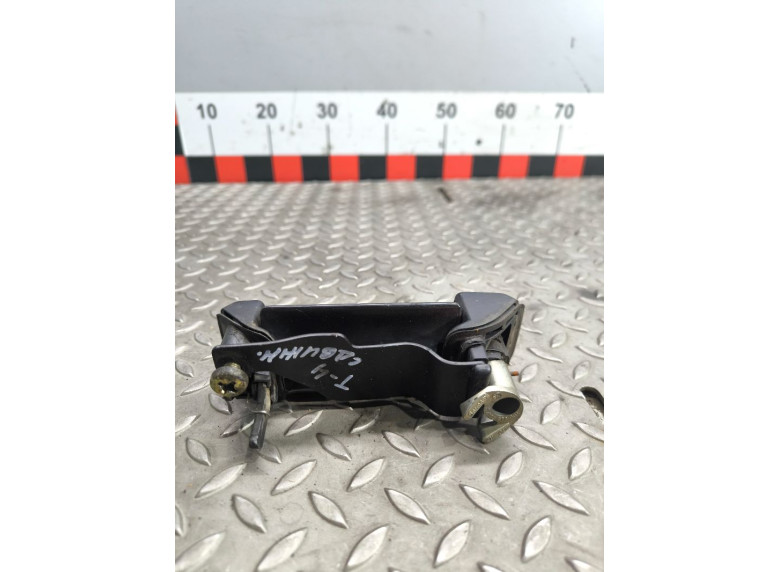 Ручка наружная сдвижной двери правой к Volkswagen Transporter, 2002г.