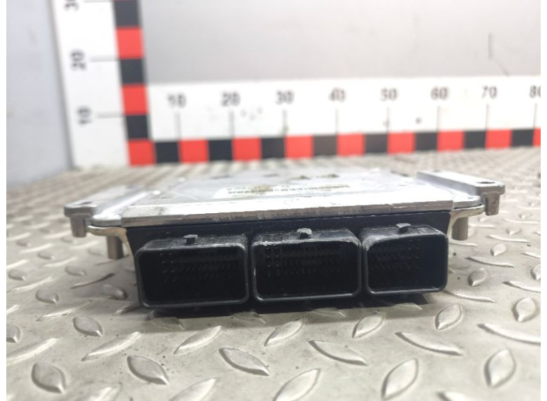 Блок управления двигателем к Блок управления двигателем к Volvo V40 undefined г. V40