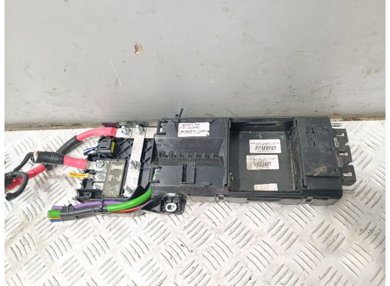 Клемма аккумулятора плюс к Ford Transit