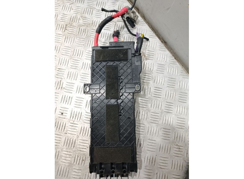 Клемма аккумулятора плюс к Клемма аккумулятора плюс к Ford Transit undefined г. Transit