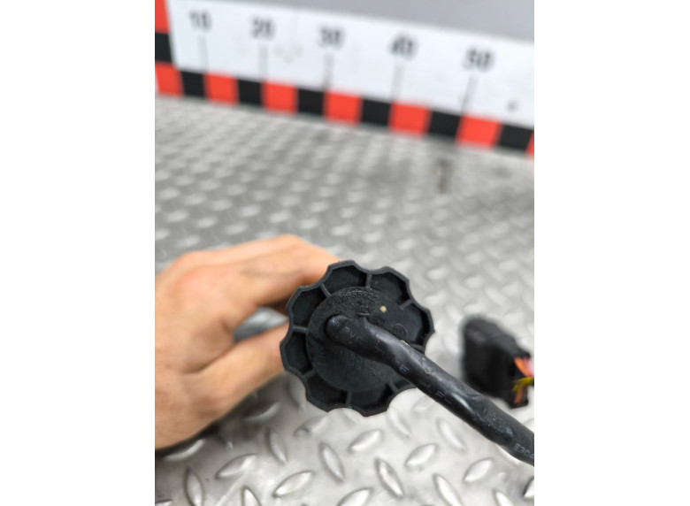 Датчик воды в топливном фильтре к Iveco Daily, 2010г.