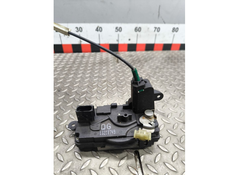 Замок двери передней правой к Opel Zafira, 2005г.