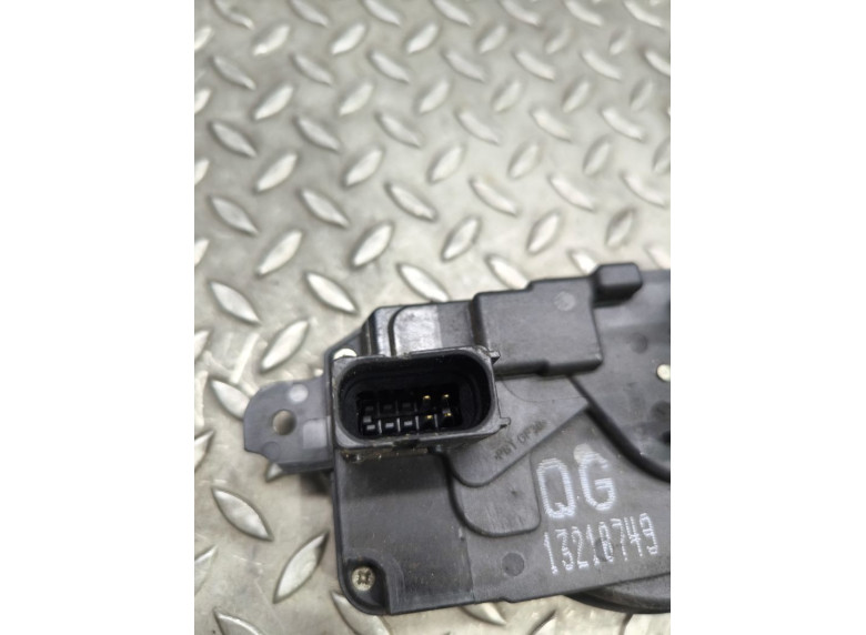 Замок двери передней правой к Opel Zafira, 2005г.