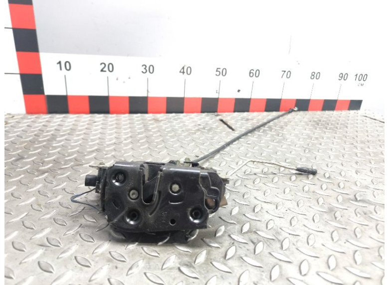 Замок двери передней правой к Mercedes Vito W639, 2004г.