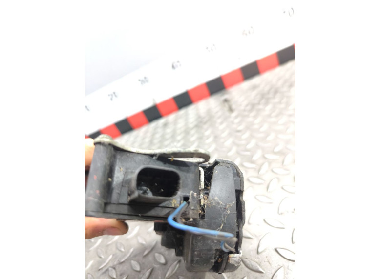 Замок двери передней правой к Mercedes Vito W639, 2004г.