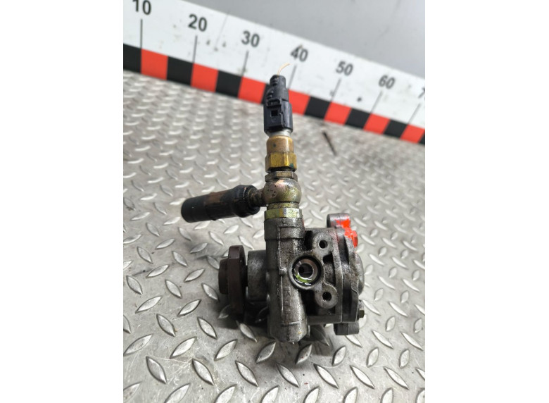 Насос гидроусилителя руля к Volkswagen Golf, 1999г.