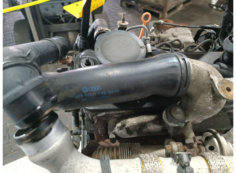 Патрубок впускного коллектора к Volkswagen Passat, 1995г.