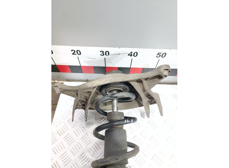 Опора амортизатора верхняя (чашка) к Audi A5, 2010г.