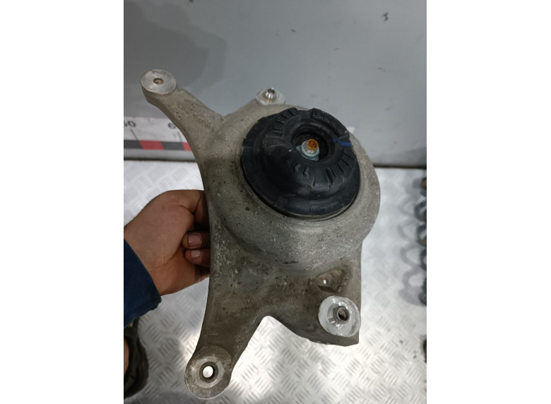 Опора амортизатора верхняя (чашка) к Audi A5, 2010г.