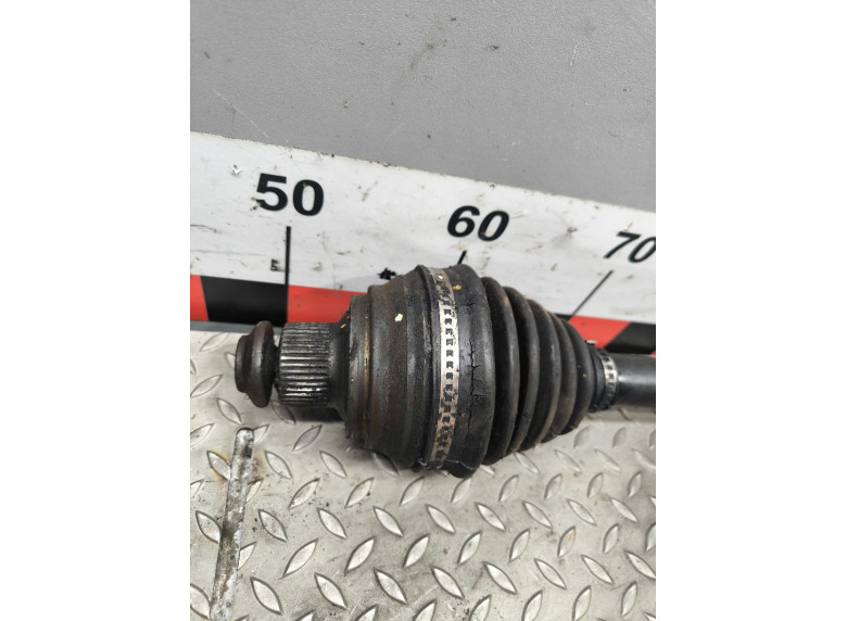 Полуось передняя левая (приводной вал, ШРУС) к Audi A5, 2010г.