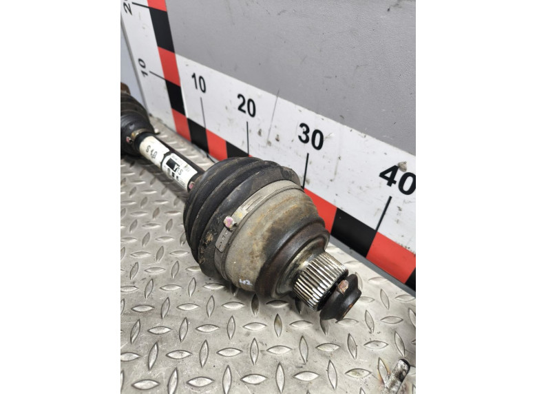 Полуось передняя правая (приводной вал, ШРУС) к Audi A5, 2010г.