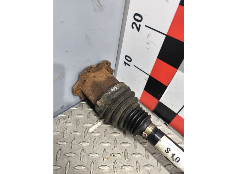 Полуось передняя правая (приводной вал, ШРУС) к Audi A5, 2010г.