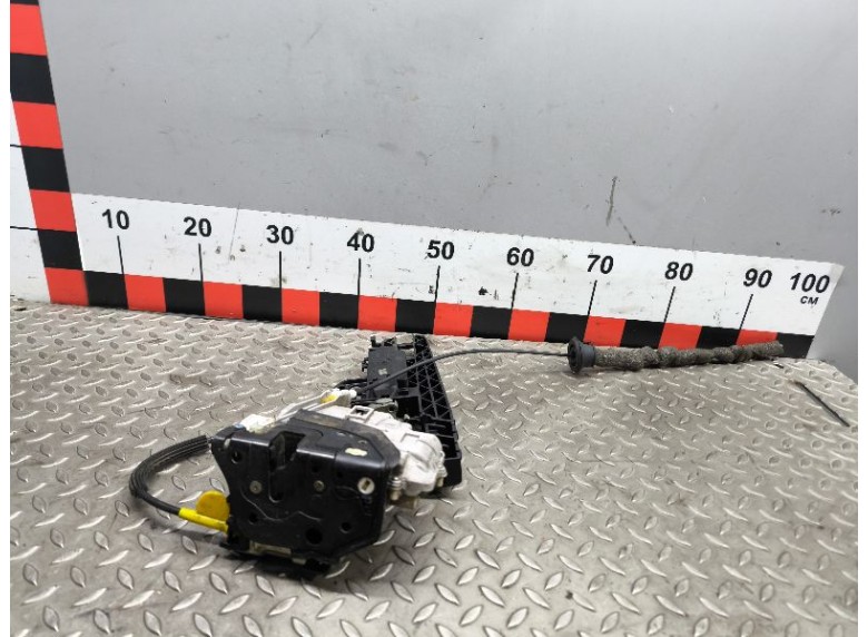 Замок двери передней правой к Audi A5