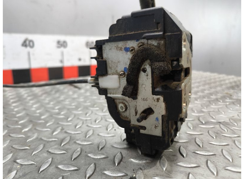 Замок двери задней правой к Замок двери задней правой к Nissan Navara undefined г. Navara